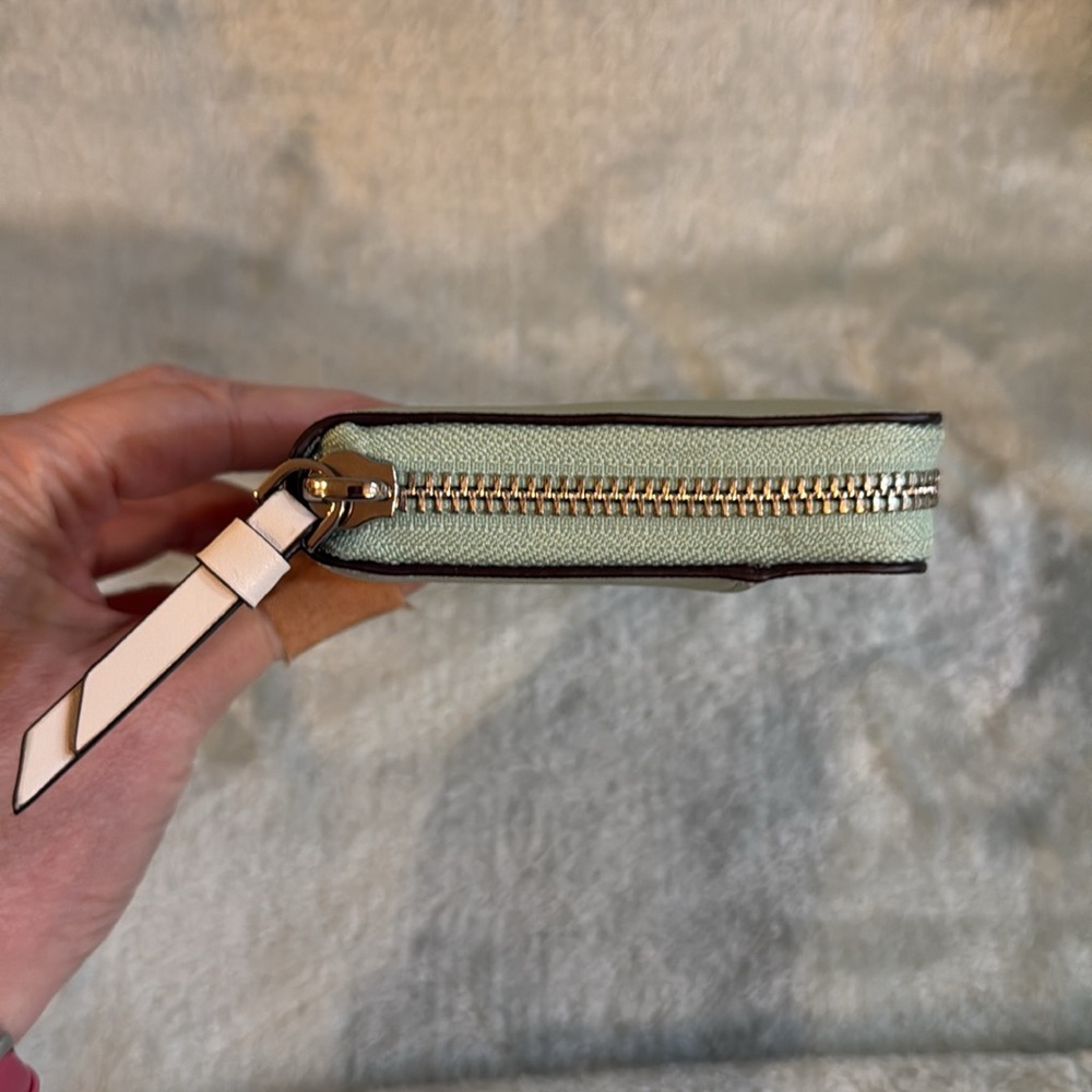 kate spade Green and White Women's Wallet - Picture 12 of 17